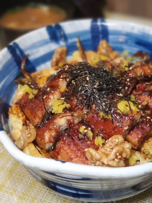 蒲燒鰻魚丼