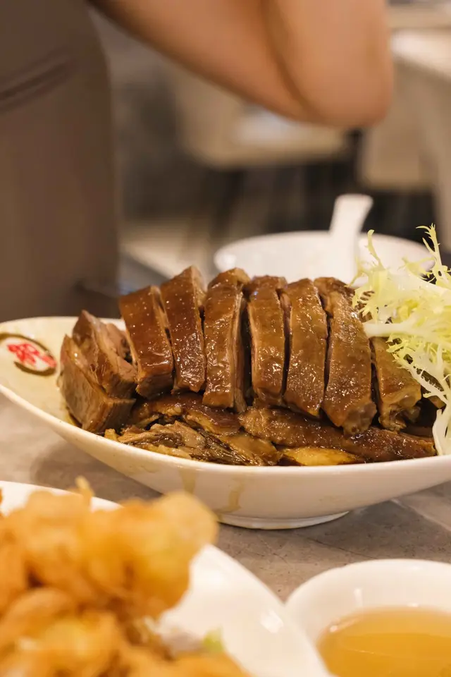 鵝片好入味,肉嫩唔鞋身。墊底嘅豆腐都好出色。不過食多幾舊就會偏鹹。