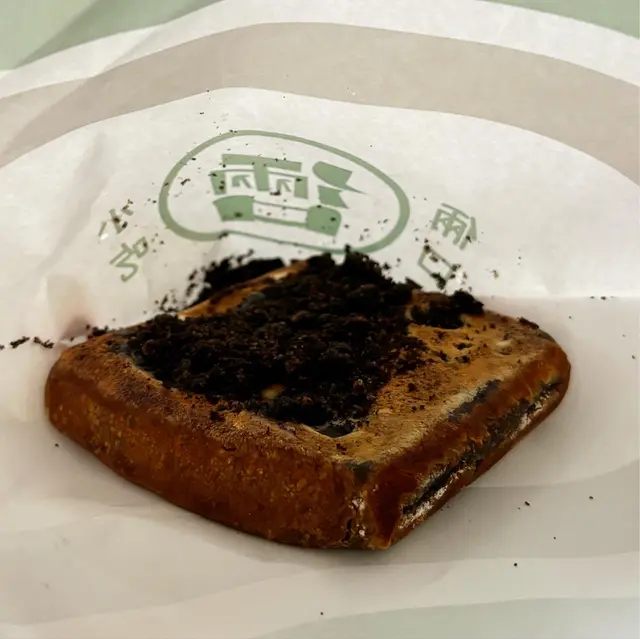 Tiramisu配Oreo壓餅