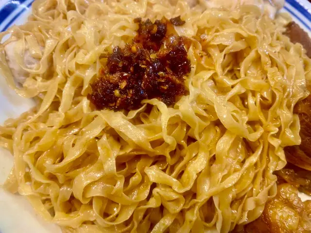 胡椒豬肚丸牛腩撈粗麵