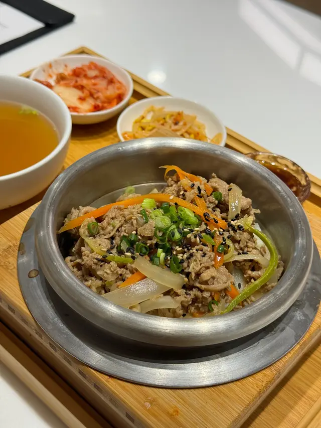 烤牛肉傳統蒸飯