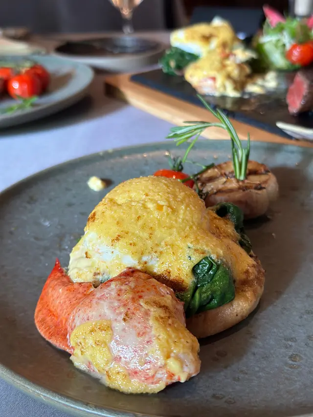 Lobster Benedict