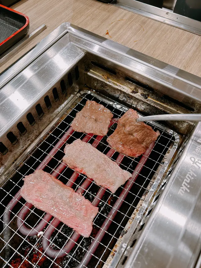 極上牛小排、牛板腱肉