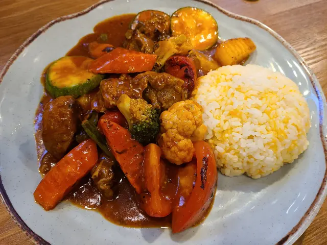 番茄牛肋野菜咖哩飯