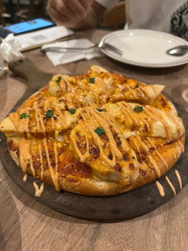 千島醬慢煮雞肉香草pizza