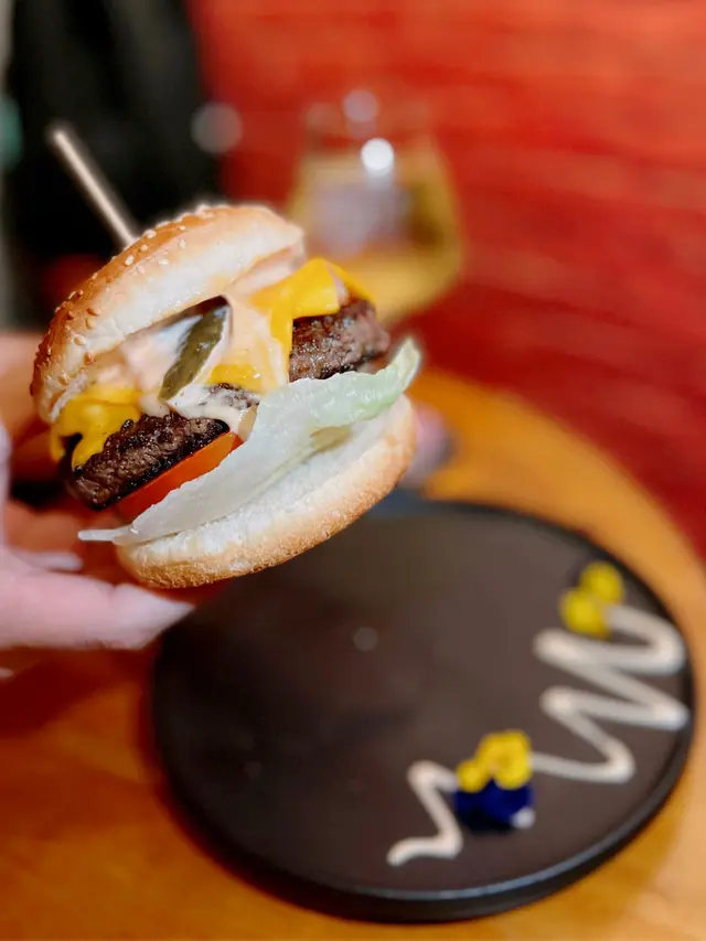 芝士煙肉安格斯牛肉堡