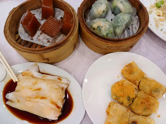 豆苗餃／紅棗糕