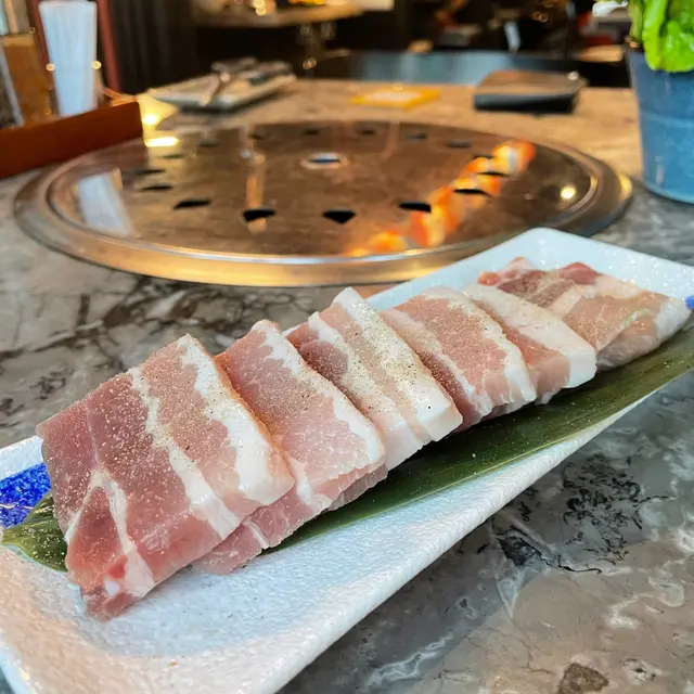 西班牙漿果黑毛豚腩厚切