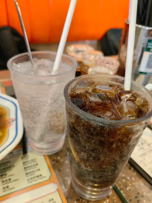 鹹檸七同龍鳳可樂