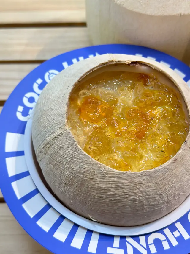 桃膠椰皇燉蛋白