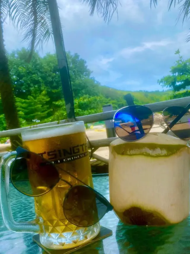 青島生啤、原隻鮮椰青