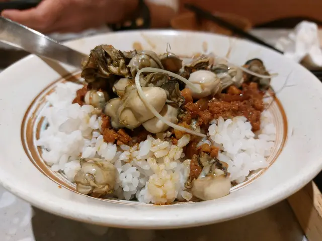 蚵仔肉燥飯