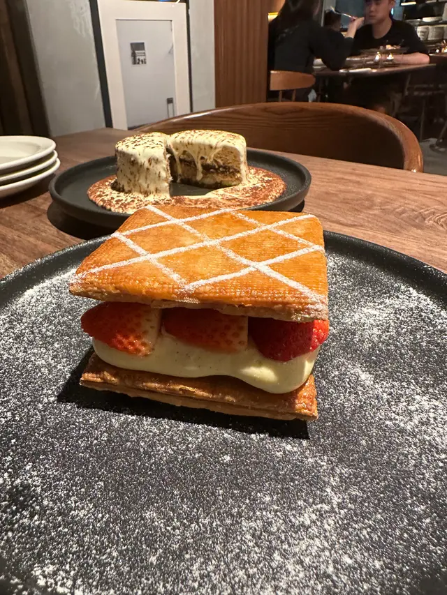 士多啤梨拿破崙