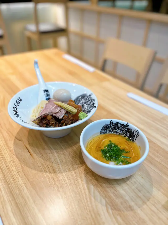 味玉辣麻牛骨沾麵