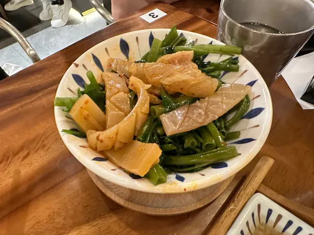 麻辣玻璃魷魚通菜
