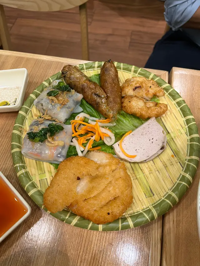越風味小食拼盤