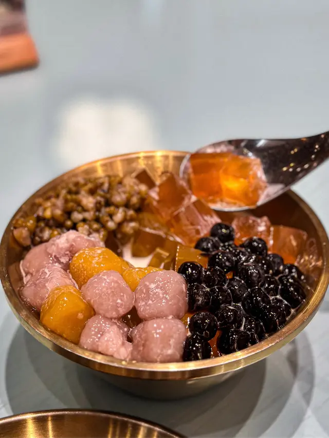 伯爵茶凍芋圓配愛玉