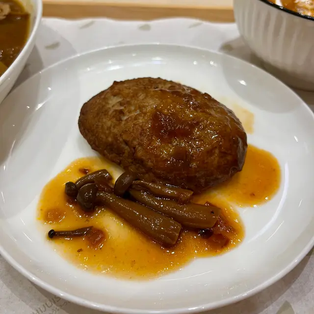 自家製野菌醬燒和牛漢堡扒