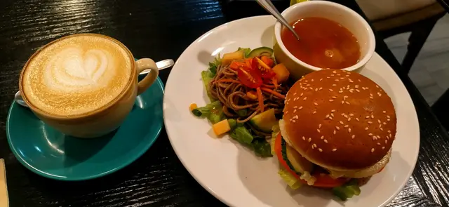 lunch set - chicken burger 