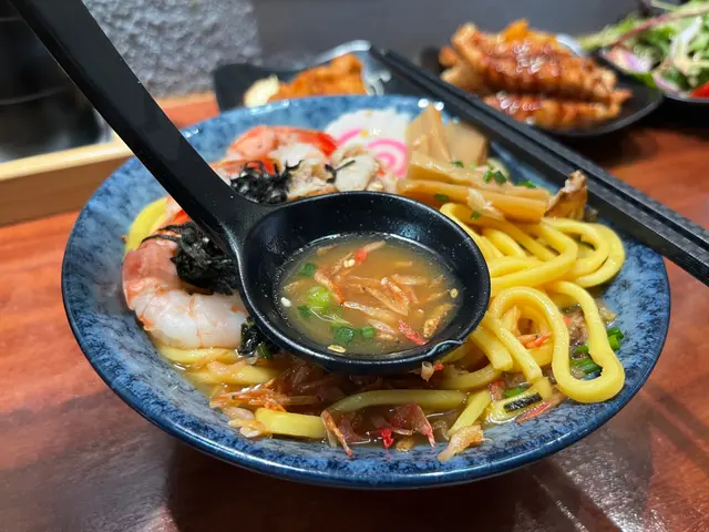 蟹肉海老鮮蝦味噌湯麵