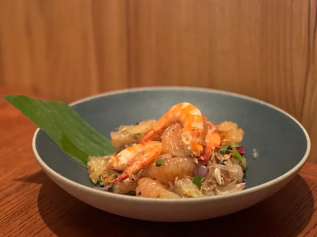 泰式柚子鮮蝦沙律