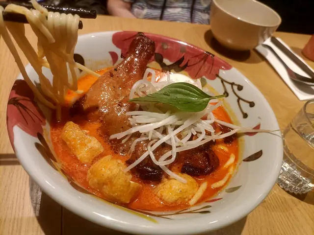 燒雞腿喇沙麵(下午茶)