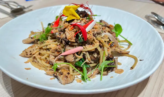 香辣金不換松露惹菌炒意大利麵(素)