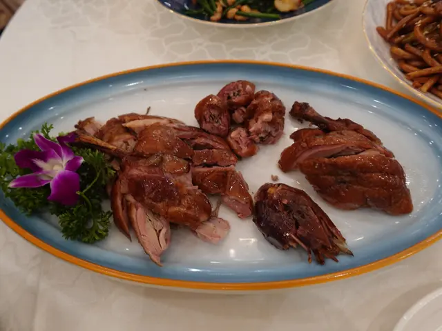 燻香樟茶鴨(半隻)