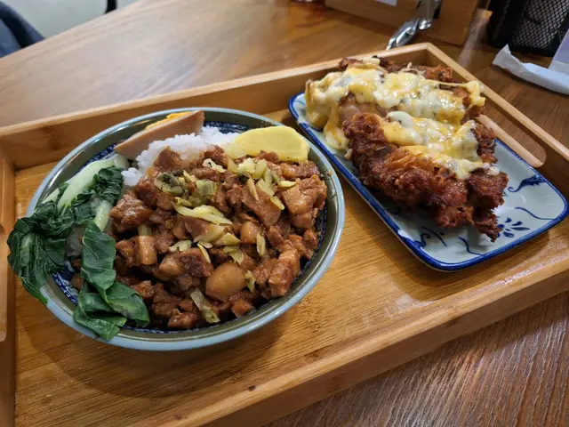 雞排大大件，芝士好多，鹵肉飯好多肉，好味，推薦