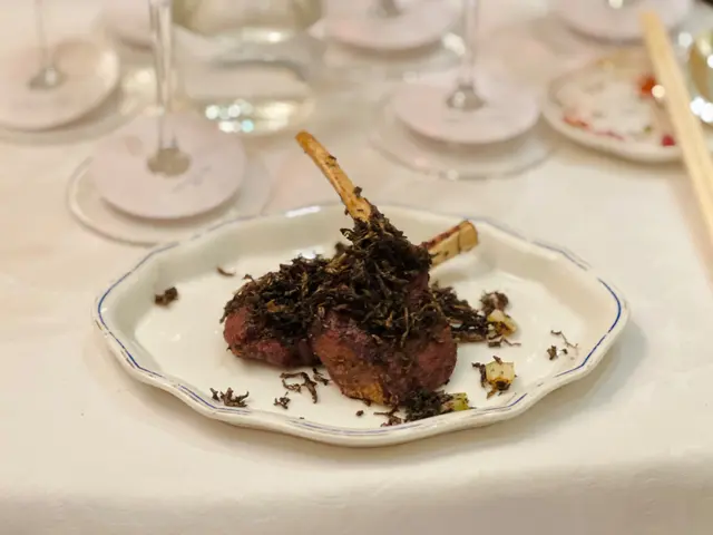 欖菜鼓油皇香煎羊扒