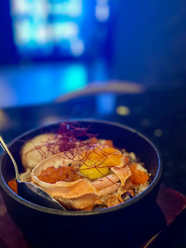 松葉蟹肉海膽甲羅燒石鍋飯