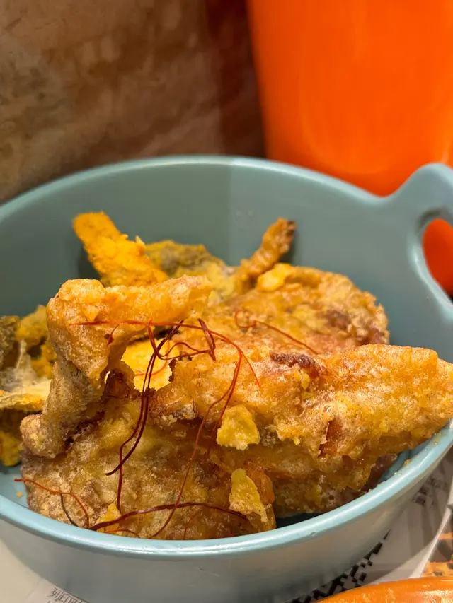 蟹人一定要點!!!軟殼蟹一口下去都是蟹膏肥美 怎不愛~