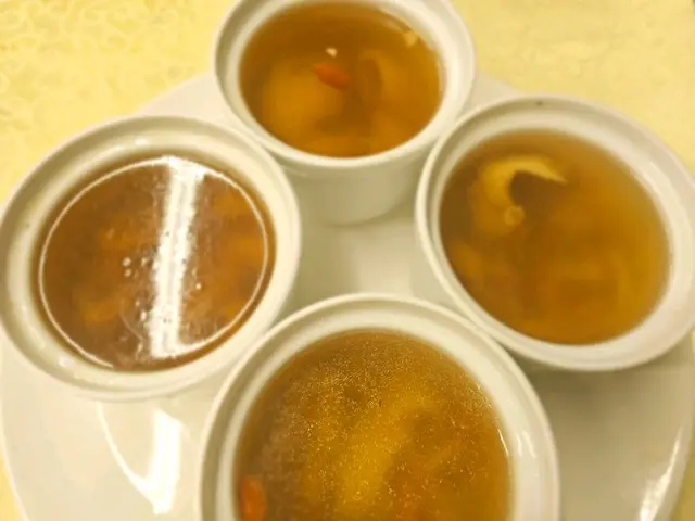 蟲草花螺片雞腳湯