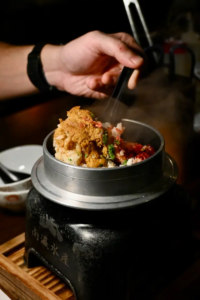 松葉蟹海膽釜飯