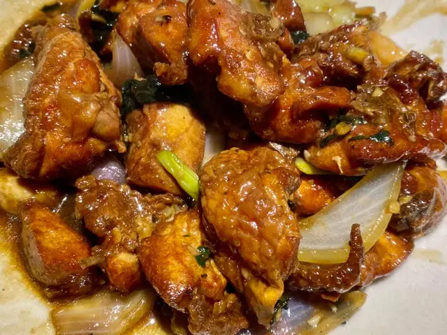 九層塔三杯滑雞