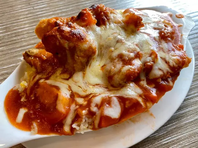 芝士焗鮮茄醬豬扒飯