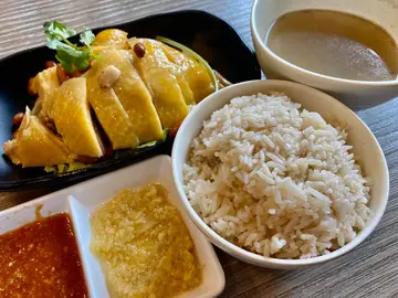 招牌海南鸡配香茅鸡油饭