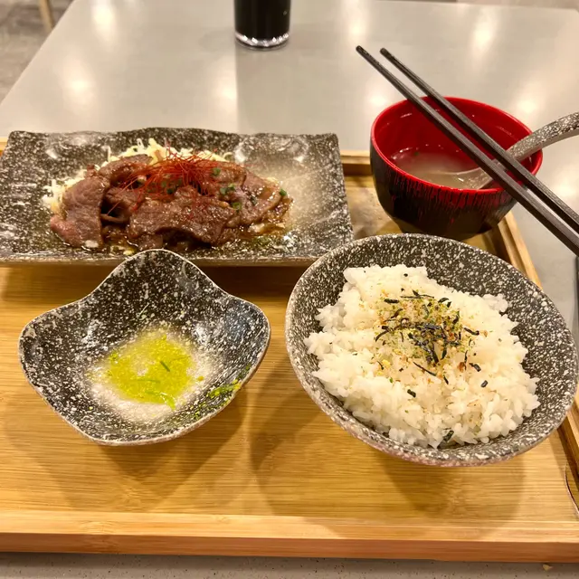 凍冰冰: 燒汁美國肉眼牛, 飯及湯.