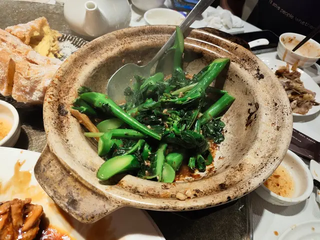 馬拉盞蝦乾肉末生啫芥蘭煲