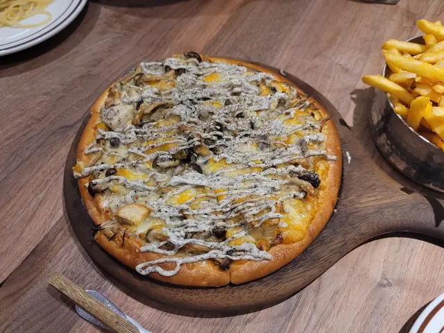 意大利黑松露忌廉雜菌Pizza(8”寸)