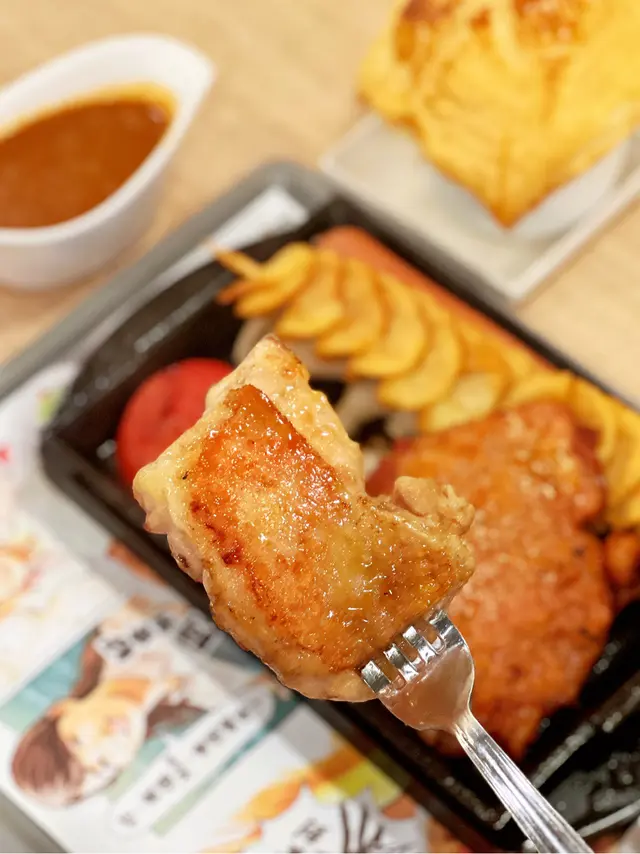 蒜香香草豬扒‧麥蘆卡蜜糖雞扒‧奧爾堡雞肉腸鐵板餐