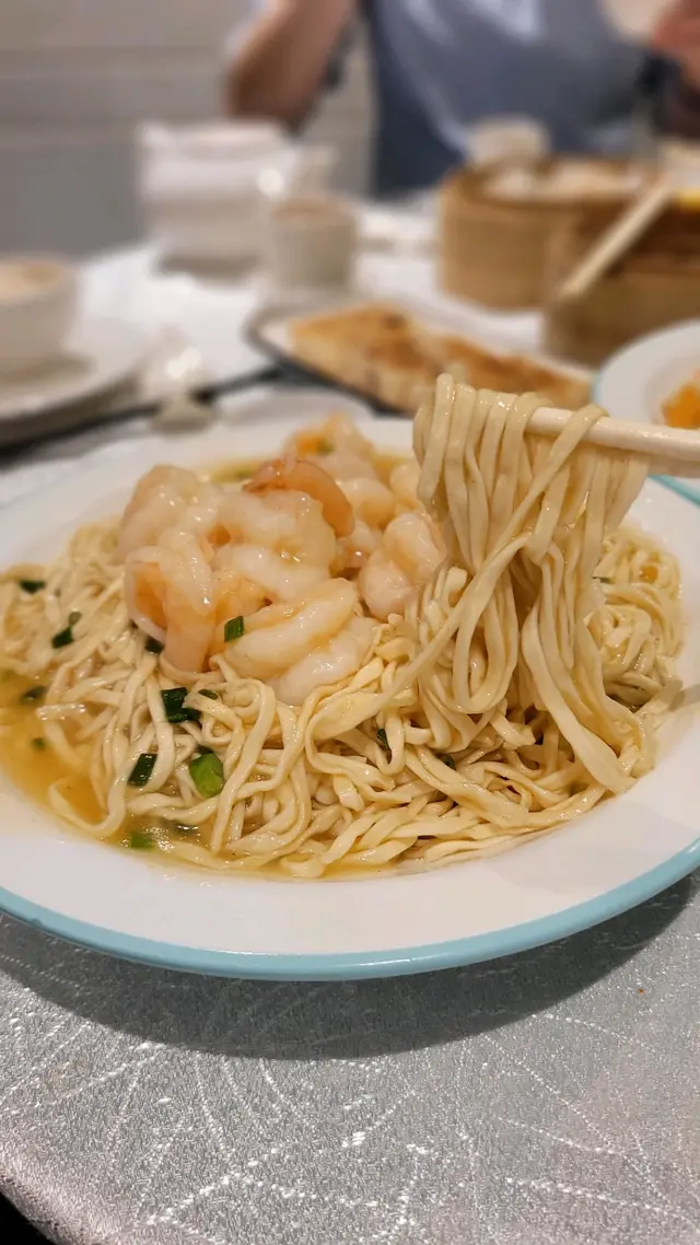 上湯燴蝦球伊麵