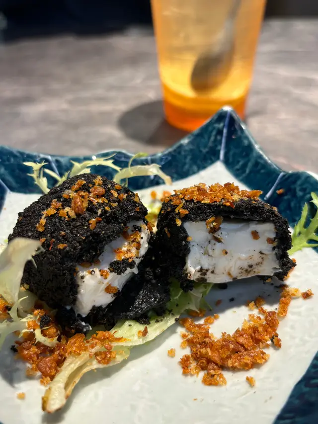 黑磚豆腐