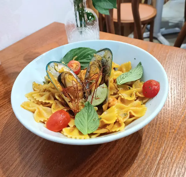 秘製冬蔭青口海鮮蝴蝶粉