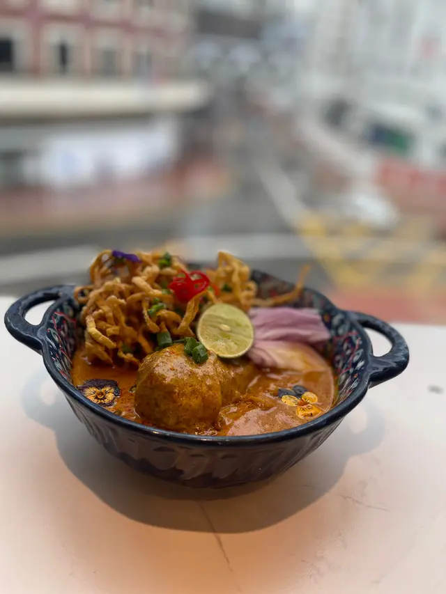 泰北咖喱雞腿金麵