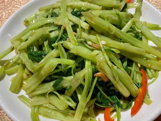 馬拉盞炒通菜