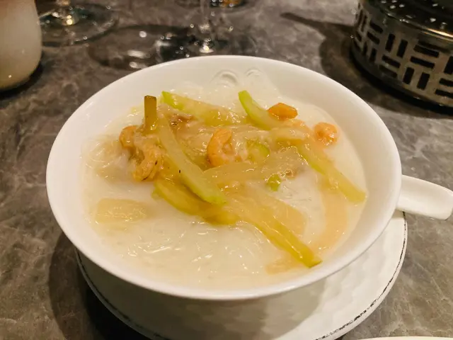 石頭魚蝦米節瓜湯浸鴛鴦米