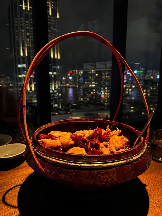 大紅燈籠高高掛