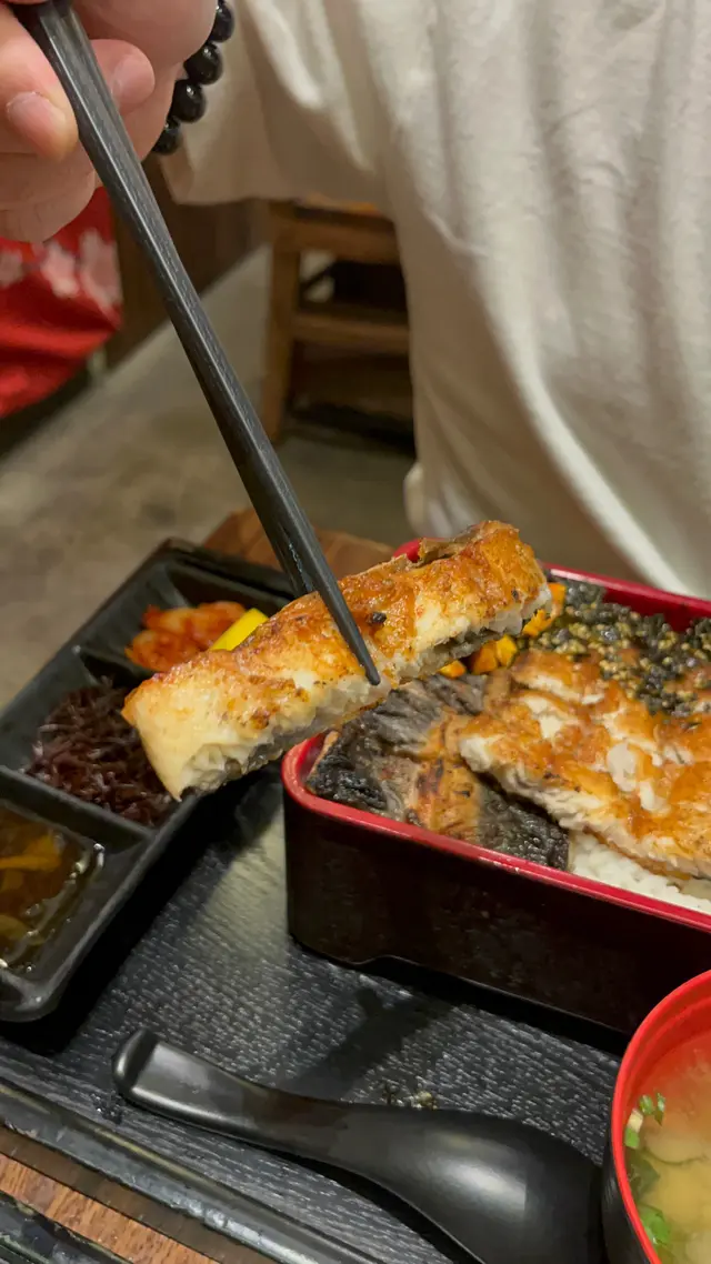 炭火白燒鰻魚飯(大)
