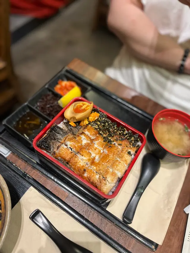 炭火白燒鰻魚飯(大)